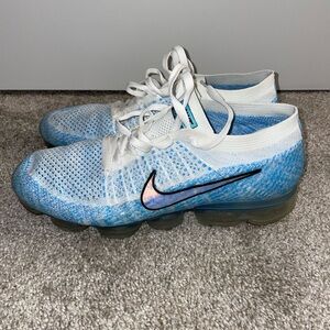 Nike Vapormax baby blue and white shoes - size 10